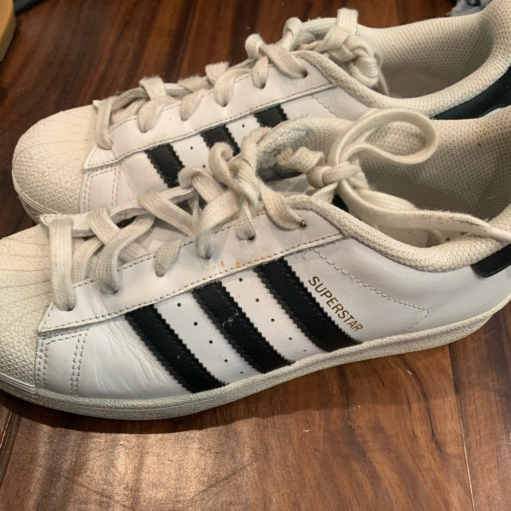 Adidas superstars